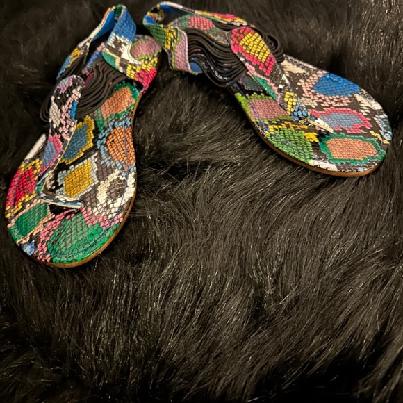 Snake  pattern sandels - Picture 2 of 2